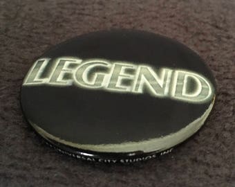 Ridley Scott - Tom Cruise - Tim Curry LEGEND Filme promocional dos anos 80 Pinback Button Colecionável de filmes