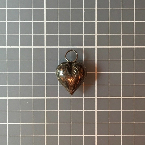 Antique Engraved Puffy Heart .925 Sterling Silver… - image 3