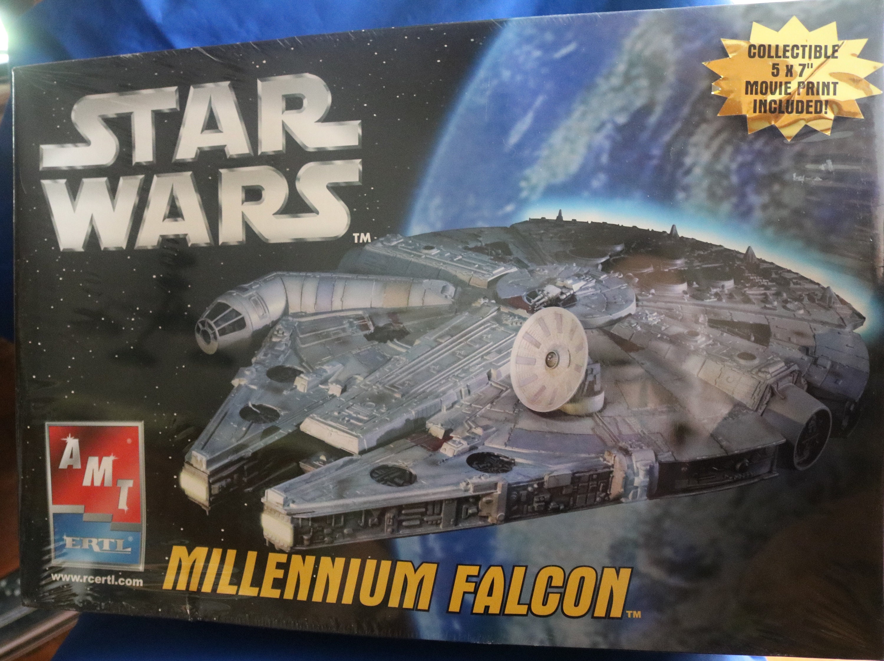 Star Wars Millenium Falcon/ AMT ERTL # 38273-1HD/ New Sealed Box