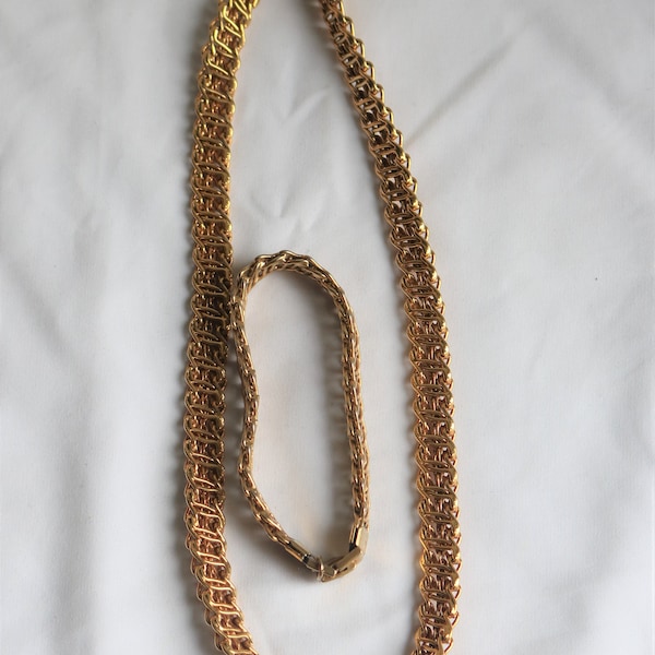 SALE:  Vintage Lady Remington LR/Gold Plated Chain Necklace and Matching Bracelet