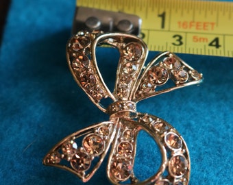 【Llife】BOTTON BROOCH Vintage Liz Claiborne Open Work/ Light Topaz Rhinestone Bow