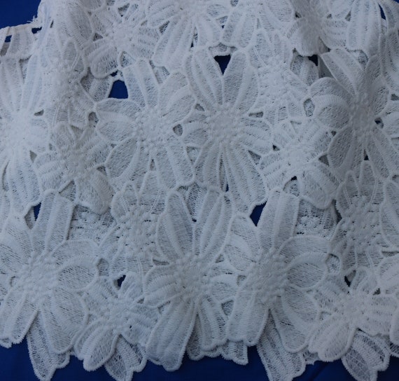 Caution To The Wind/ White Floral Applique/ Lace … - image 2