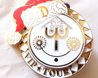 Disneyland, Christmas VIP Tours, Collectible, Small World Clock Face Santa with Hat, Pin, Brooch,