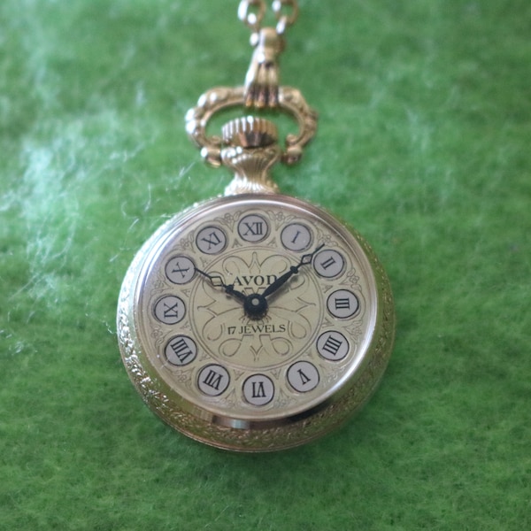 SALE:  Vintage 1981 AVON Presidents Club Watch Necklace/ 17 Jewels Quartz/ Works