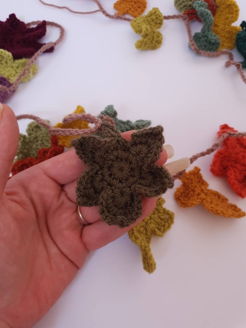 Crochet autumn leaf and acorns garland, autumnal bunting, fall decorations image 8