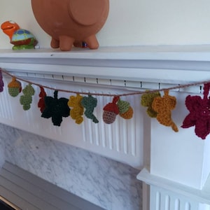 Crochet autumn leaf and acorns garland, autumnal bunting, fall decorations image 4