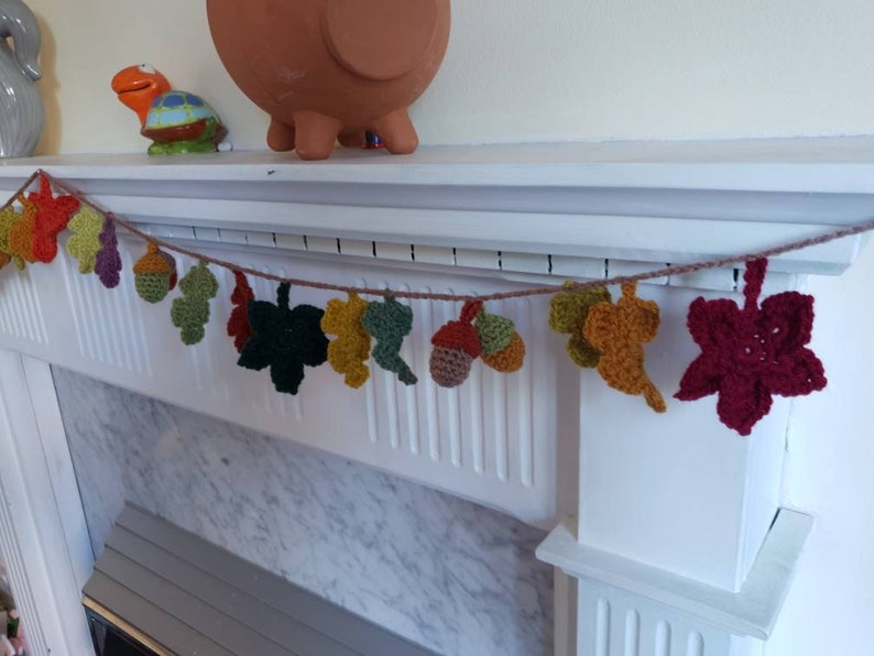 Crochet autumn leaf and acorns garland, autumnal bunting, fall decorations image 4