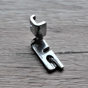Original  Singer &#39;foot hemmer&#39; for vintage sewing machine