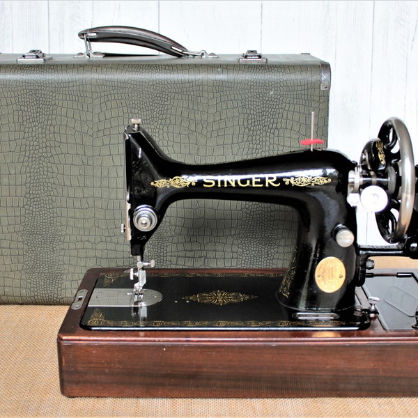 Singer 99k hand crank sewing machine 1949