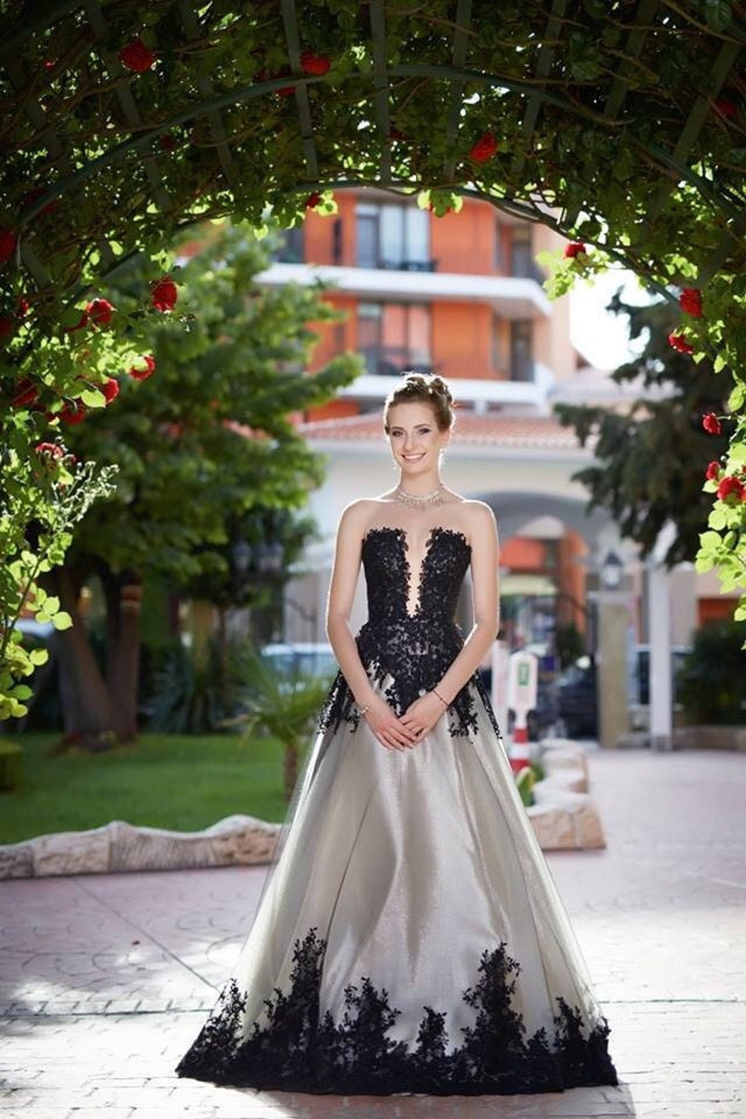 Robe de mariée noire, Robe de mariée gothique, Robe de mariée alternative  et Robe de mariée empire France