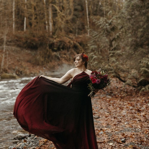 red black and silver wedding dresses Vintage Black and Red Gothic wedding dresses with 3D Floral Appliques, A-Line Lace, and Detachable Long Sleeves