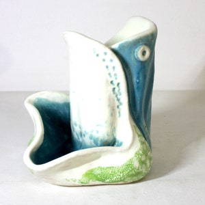Vaso in ceramica a forma di rospo: opera d'arte Ikebana dell'autore