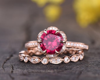 Anillo de compromiso de rubí rojo personalizado de 1,5 quilates, anillo de rubí vintage de oro amarillo de 14 quilates, anillo de piedra de nacimiento de banda a juego de diamantes florales antiguos, regalos