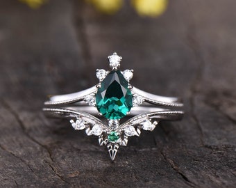 Conjunto de anillo de compromiso Art Déco con esmeralda, banda con corona de diamantes, oro blanco de 14k