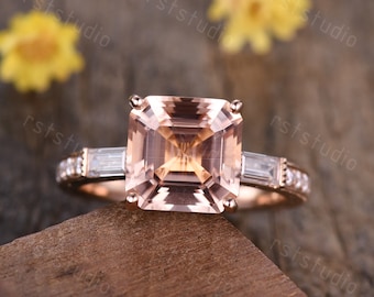 Asscher geslepen morganiet verlovingsring: roségouden filigraan diamanten band