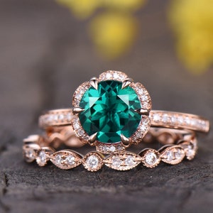 Green Emerald bridal set,vintage emerald engagement ring,diamond flower halo ring,Emerald rings for women May Birthstone unique Jewelry
