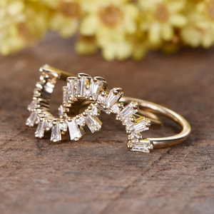 Women Vintage wedding band set,antique diamond wedding ring,2pcs curved matching bands,unique baguette crown wedding band set 14K gold