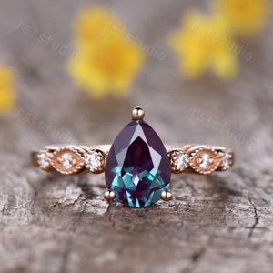 Color Change Alexandrite Ring Vintage Alexandrite Engagement Ring ,Diamond Wedding Band ,14K rose gold Alexandrite Jewelry Promise Ring