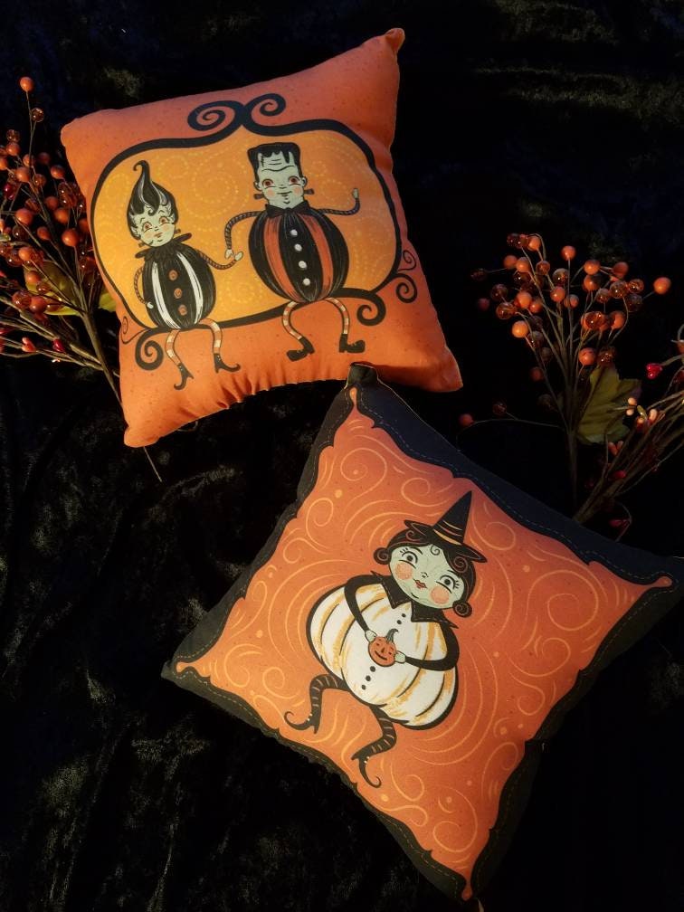 small halloween pillows