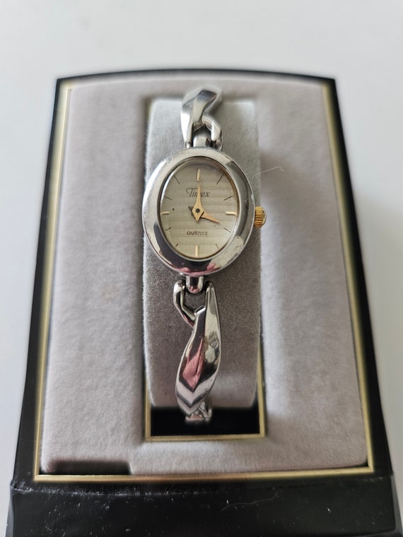Timex vintage ladies quartz watch silver