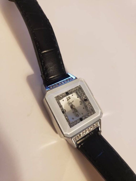 Geneva ladies quartz watch - image 1