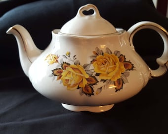 ELLGREAVE ironstone teapot, a division of Wood and Sons of England.