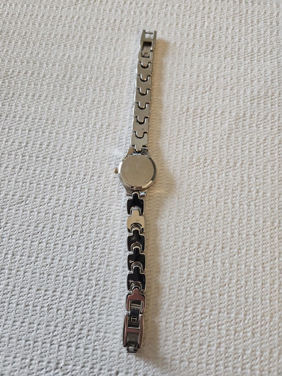 Ladies Fossil quartz watch - image 5