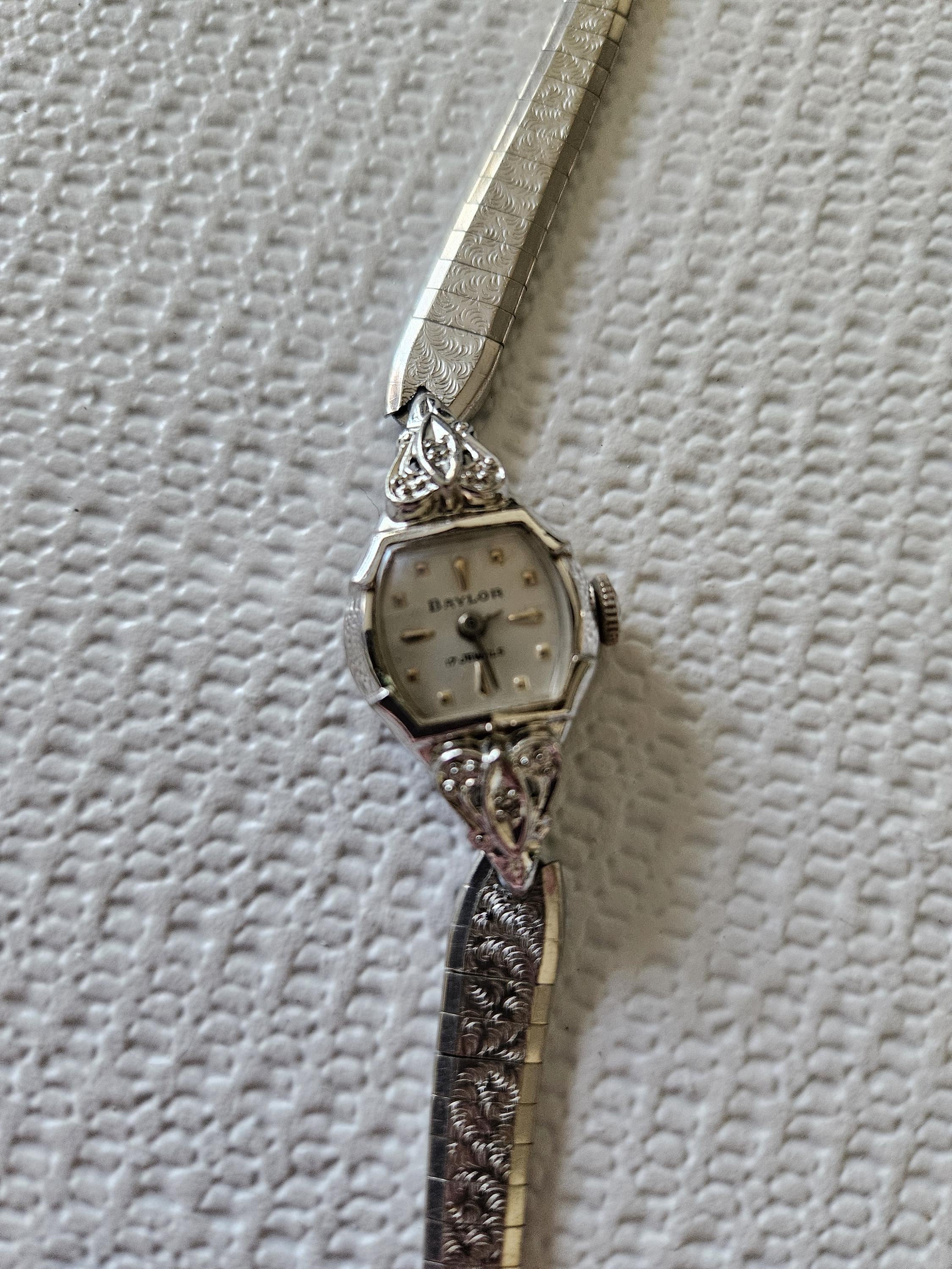 Vintage Baylor 17 Jewels Ladies Wind up Watch - Etsy