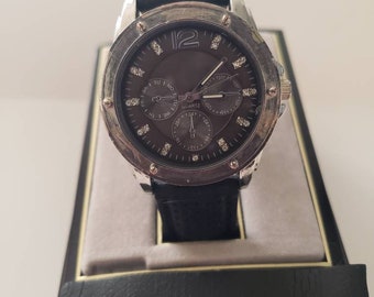 Classic unisex quartz watch