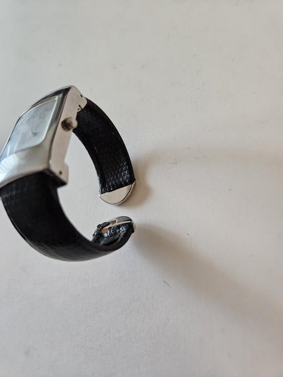 Paris Delon cuff quartz watch View 3
