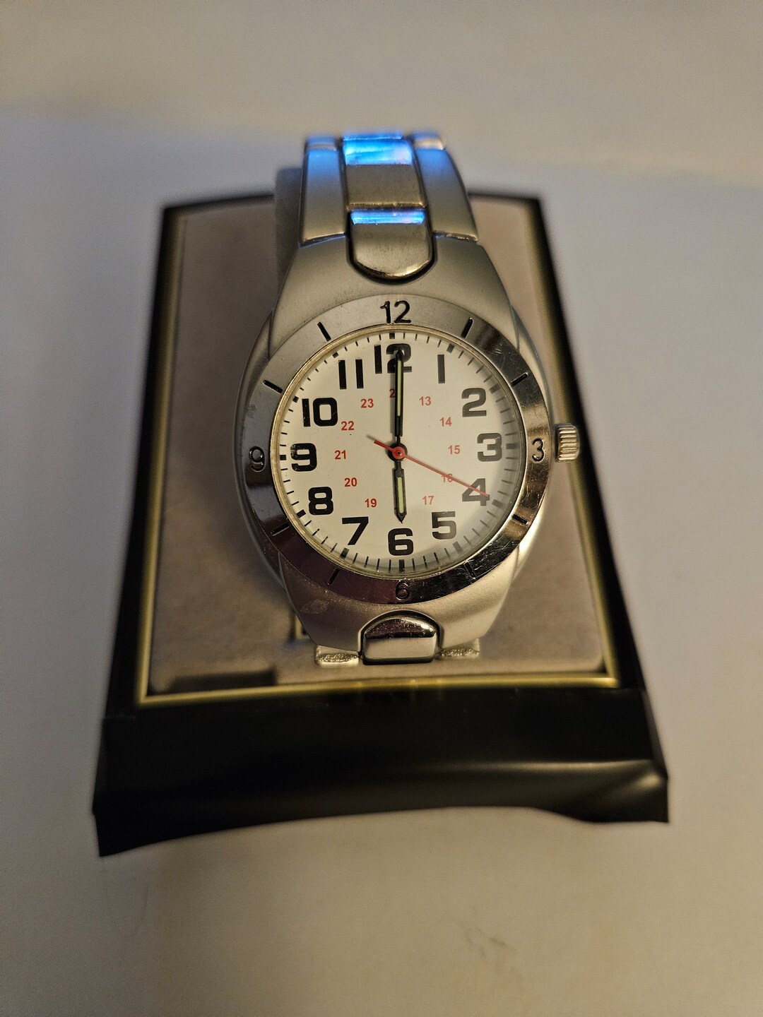 Mens Silvertone Quartz Watch