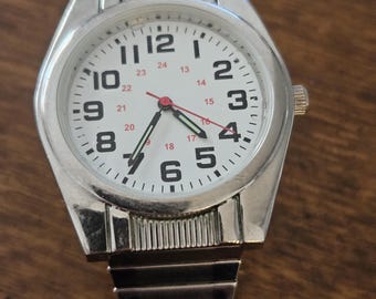Unisex silvertone quartz watch