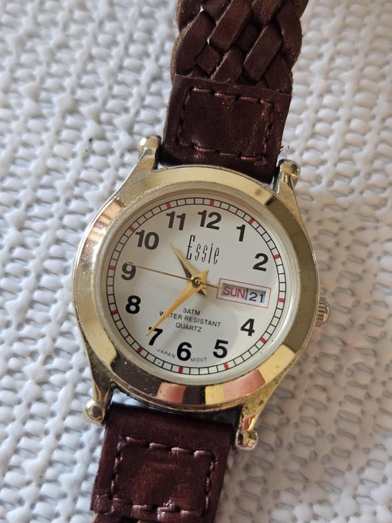 Essie ladies watch with day and date. - image 1