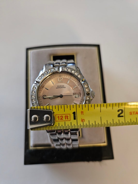 Ladies Guess watch with date - image 2