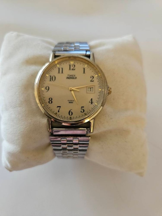Timex quartz watch with date