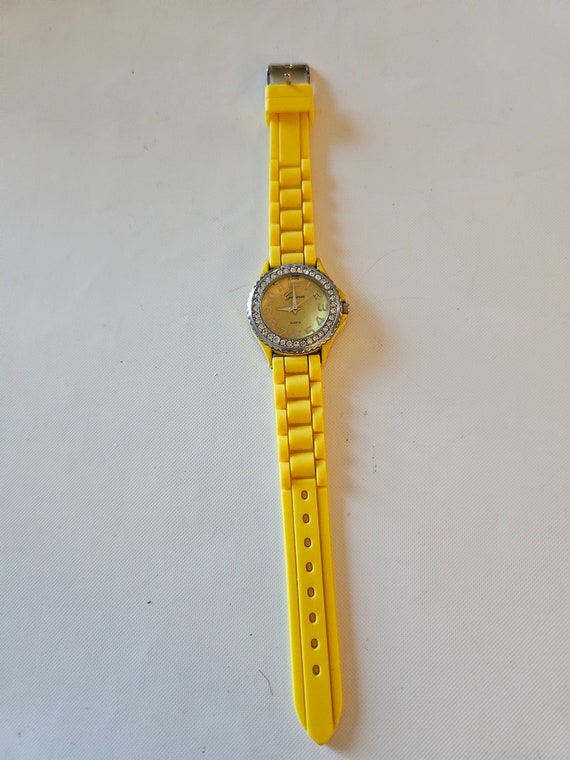 Geneva ladies quartz watch - image 2