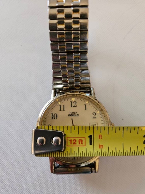 Timex quartz watch with date - image 5