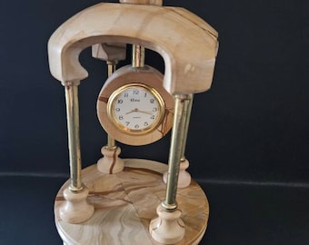 Montreux Oval Maddison Desk / Mantel (brass) Quartz Clock - Etsy display picture 1