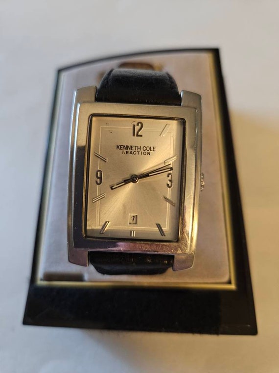 Kenneth Cole mens quartz wristwatch with date