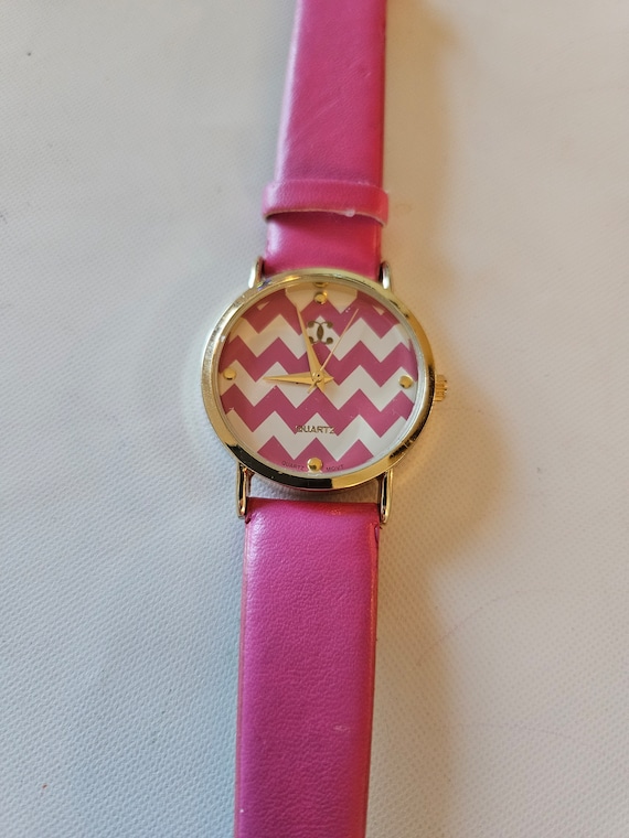 CC Brand Watch Gold Toned Chevron Pink & White Rou