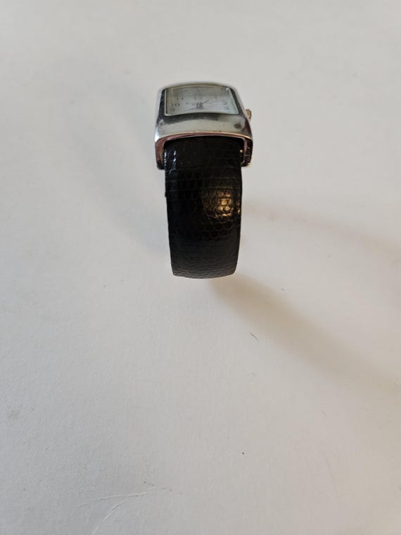 Paris Delon cuff quartz watch View 2