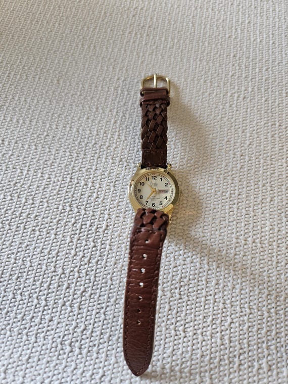 Essie ladies watch with day and date. - image 4