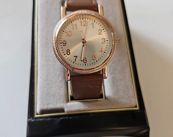 Classic unisex quartz watch