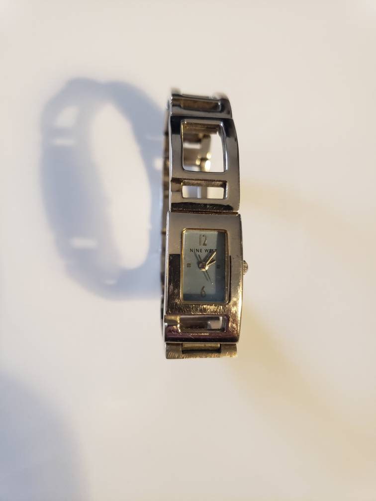 ? Nine West Silver Link Watch Nine West | Women main image 4