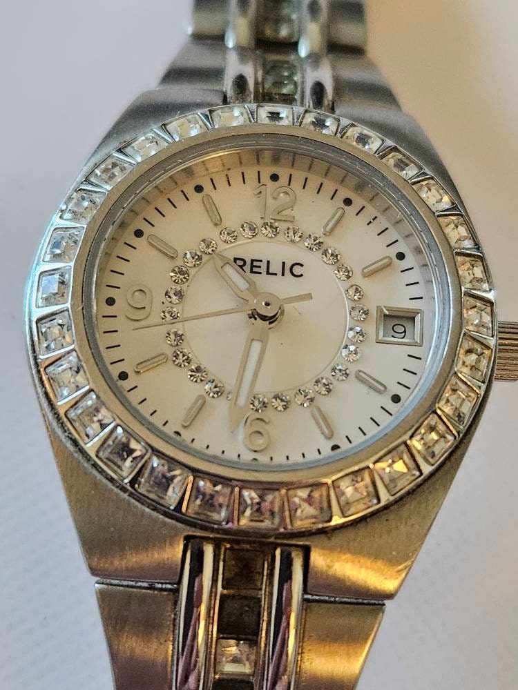 Ladies Silvertone Relic by Fossil Quartz Watch With Date Etsy Norway