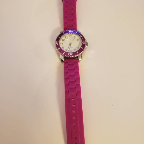 Hot pink woman's quartz watch