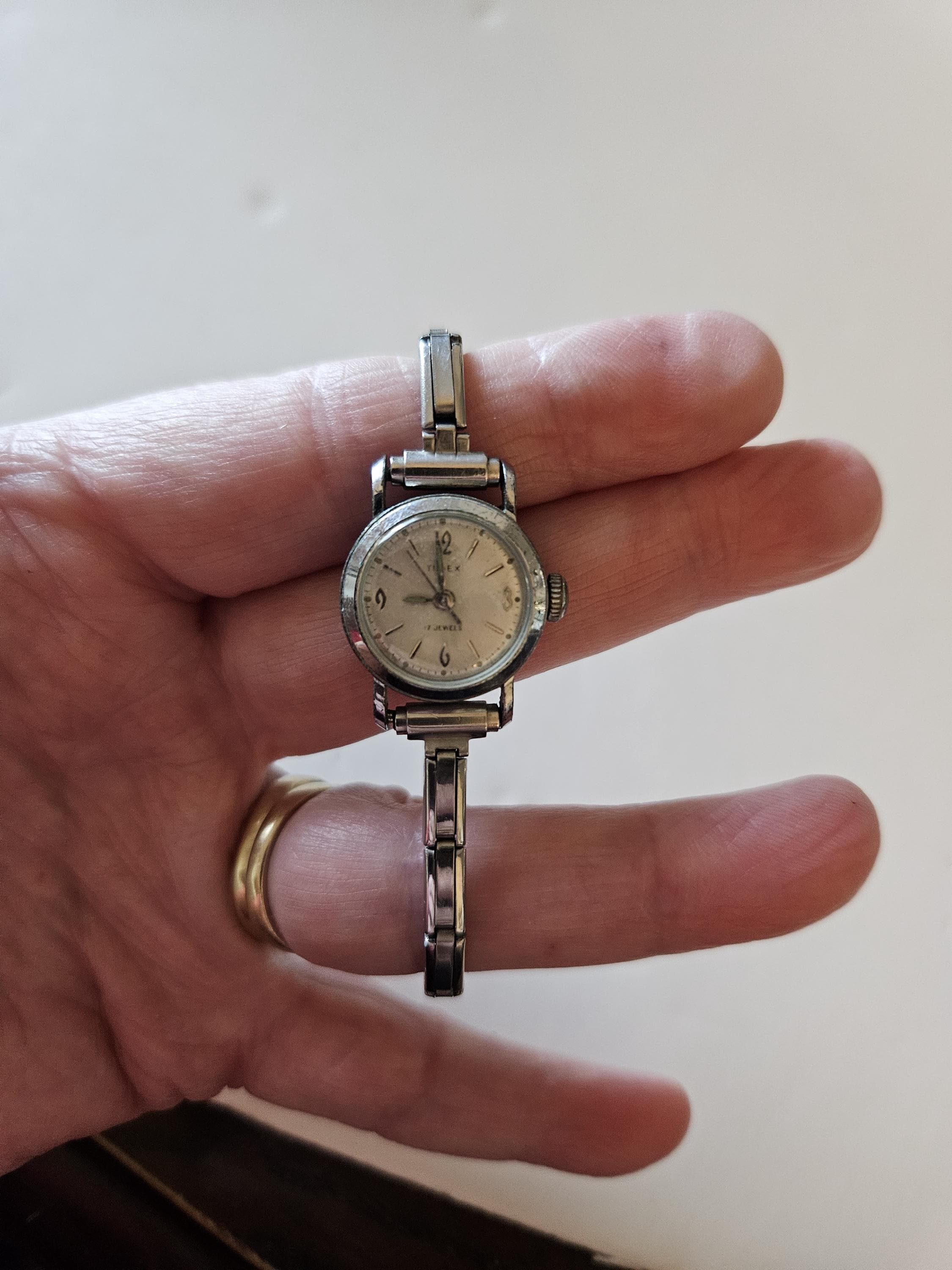 Vintage Kingston Elegant Silver Watch with Crystal Accents Manual Wind 14K Gold Kingston 17 Jewel Swiss-made Mechanical 1960 main image 2