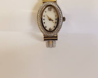 Ladies silvertone bracelet wrist watch