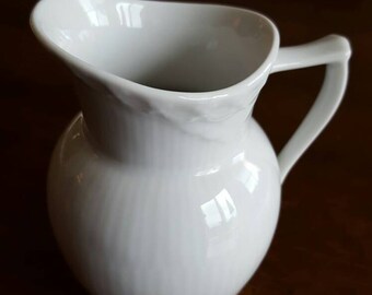 Royal Copenhagan Creamer