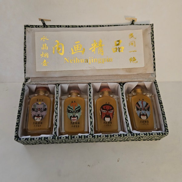 Riverscene Chinese Set 4 Reverse Glass Painted Faces Snuff Bottles Silk Box